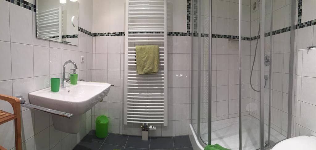 Messezimmer 4 u 2 Düsseldorf Zimmer foto