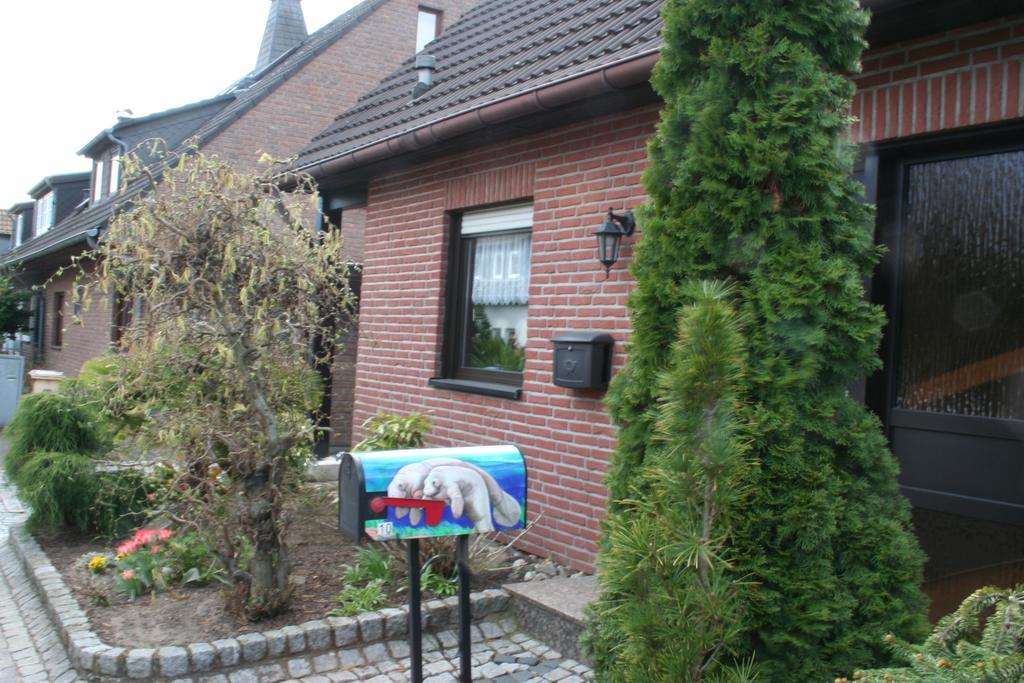 Ferienwohnung Messezimmer 4 u 2 Düsseldorf Exterior foto